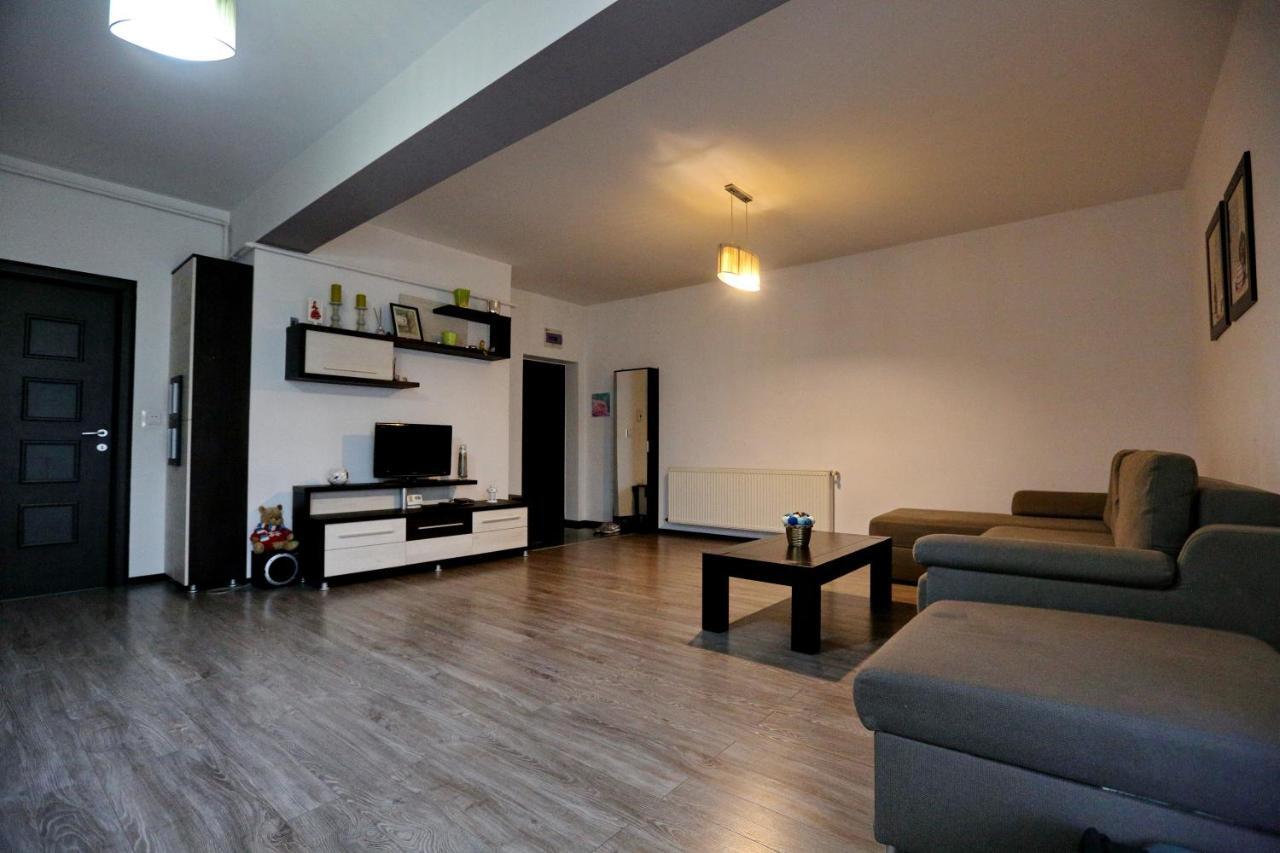 Bloc Izvor Apartment Pitesti Exterior photo